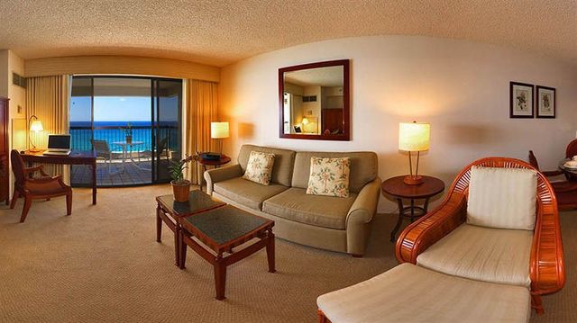 ワイキキビーチを眼下に高級コンドミニアムで長期滞在 ハワイ高級ホテルに泊まるワンランク上のvipツアー ファーストワイズ